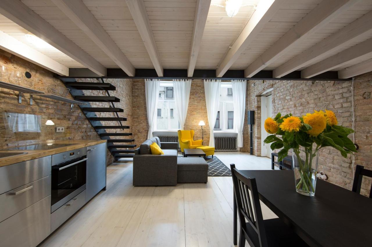 Stylish Studio Apartment In The Heart Of Riga Exterior photo